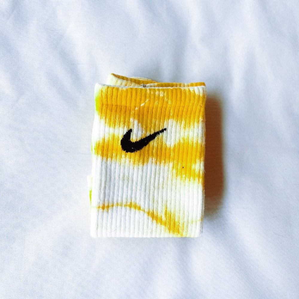 4 pairs Tie Dye NIKE Unisex Crew Cotton Socks - Picture 6 of 8